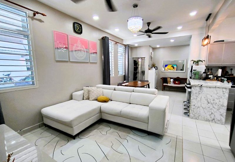 Eristana @ Seri Pristana