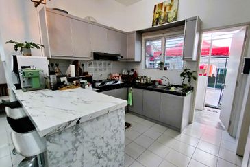 Eristana @ Seri Pristana