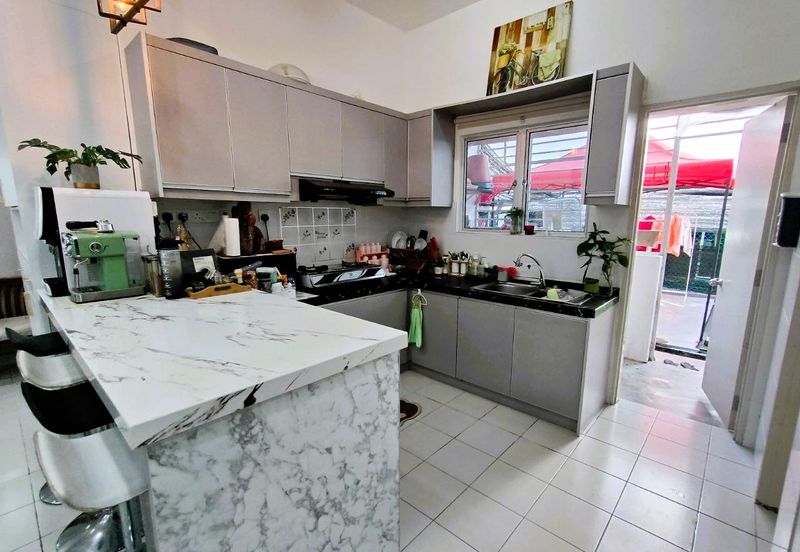 Eristana @ Seri Pristana