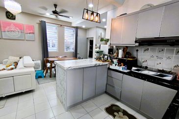 Eristana @ Seri Pristana