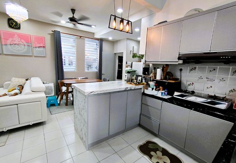 Eristana @ Seri Pristana