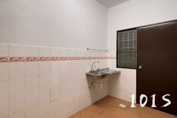 kota kemuning greenville double storey house 18x60 for sell