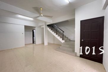 kota kemuning greenville double storey house 18x60 for sell