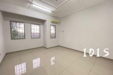 kota kemuning greenville double storey house 18x60 for sell