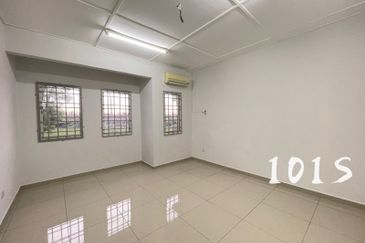 kota kemuning greenville double storey house 18x60 for sell