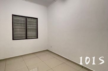 kota kemuning greenville double storey house 18x60 for sell