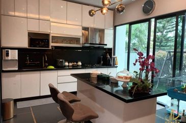 Duta Villa, Setia Alam