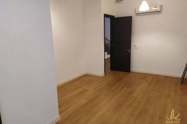 Duta Villa, Setia Alam