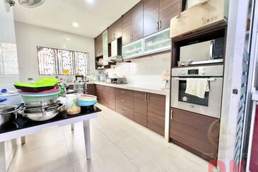 Jalan Cemara, Bandar Botanik