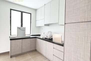 Elmeri (Dillenia Series), Setia Alam