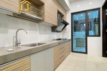 Duta Villa, Setia Alam