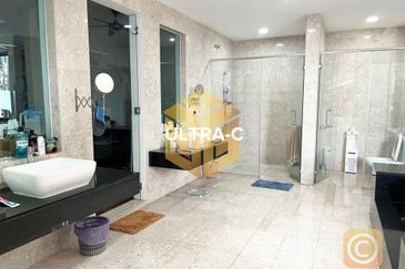 Duta Villa, Setia Alam