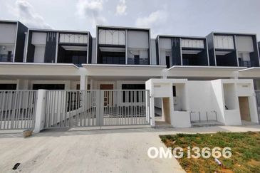 Indah 13, Setia Alam