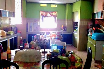 Jalan Straits View 6