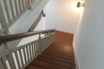 Dato onn perjiranan 15 near taman daya