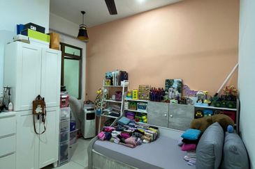 Dato onn perjiranan 15 near taman daya