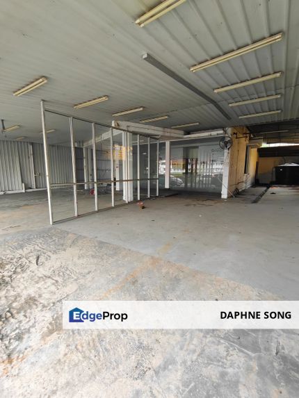 Jalan tebrau bungalow commercial near kebun teh, Johor, Johor Bahru