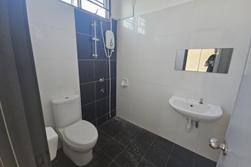 Rini home near mutiara rini tun aminah