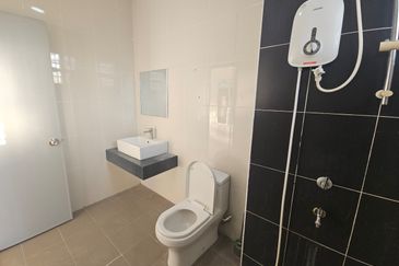 Rini home near mutiara rini tun aminah