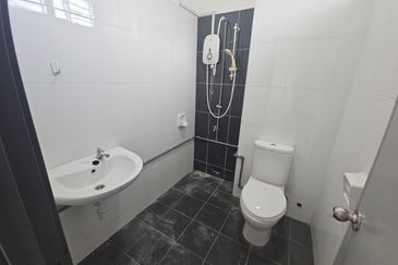 Rini home near mutiara rini tun aminah