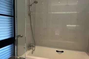 Eco botanic chateau near horizon hills iskandar