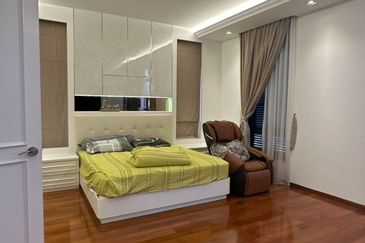 Eco botanic chateau near horizon hills iskandar