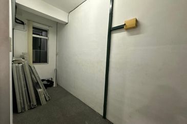 Taman Mount Austin Commercial