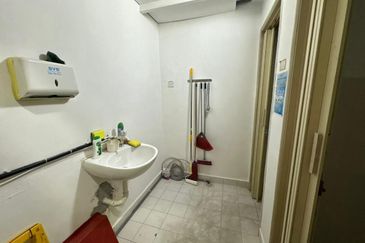 Taman Mount Austin Commercial