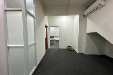 Taman Mount Austin Commercial