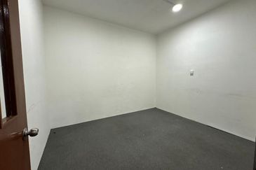 Taman Mount Austin Commercial