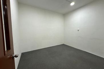 Taman Mount Austin Commercial