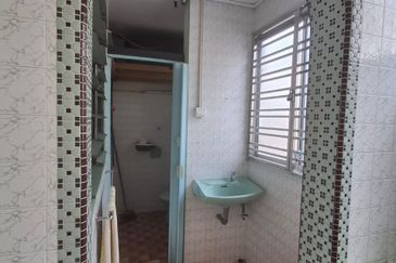 Flat Taman Ungku Tun Aminah