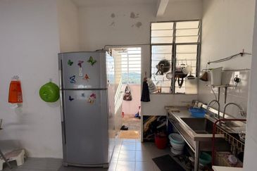 Pangsapuri Flora Damai