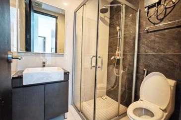 Baypoint @ Country Garden Danga Bay