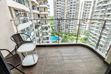 Baypoint @ Country Garden Danga Bay