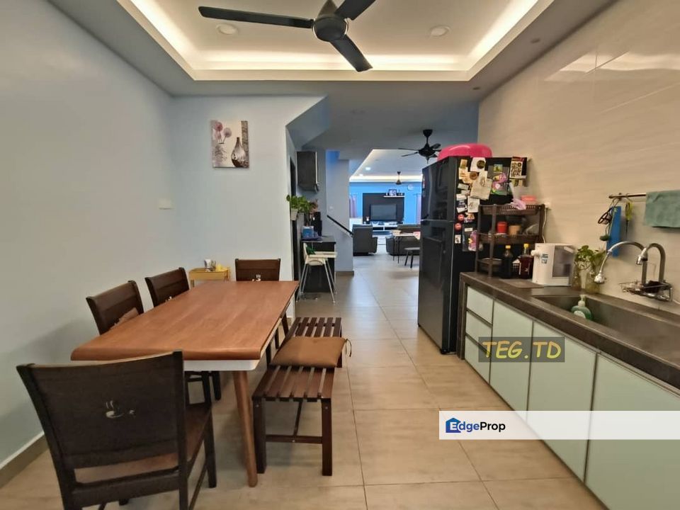 Aman Perdana Klang Tip Top Move in Condition Double Storey Semi -D for Sale, Selangor, Klang