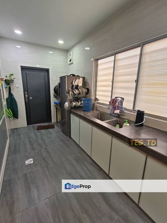 Aman Perdana Klang Tip Top Move in Condition Double Storey Semi -D for Sale, Selangor, Klang