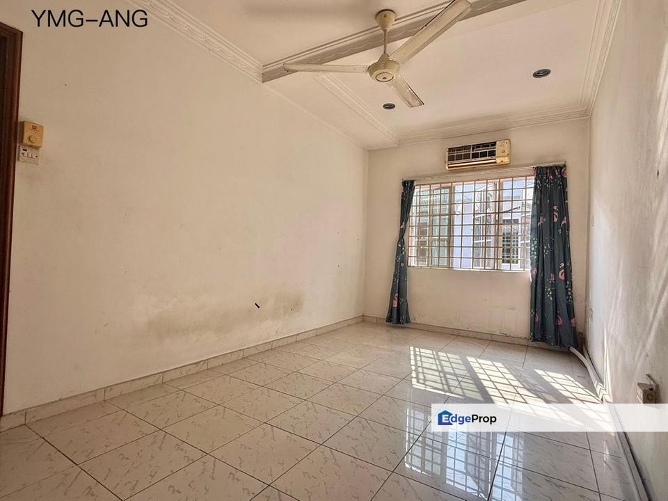 Move in Condition Double Storey for Rent at Jalan Mohd Tahir Sg Jati, Taman Saujana, Klang, Selangor, Klang