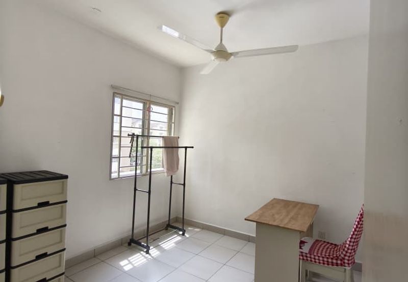 Pangsapuri Akasia, Bandar Botanic