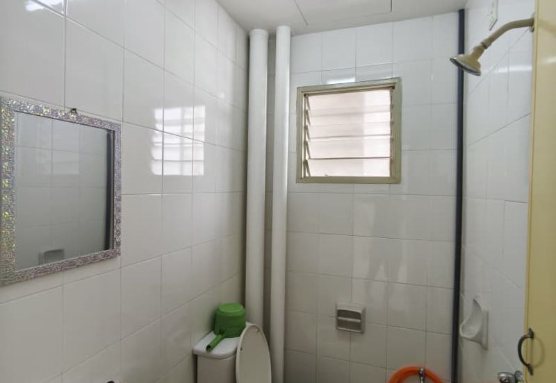 Pangsapuri Akasia, Bandar Botanic