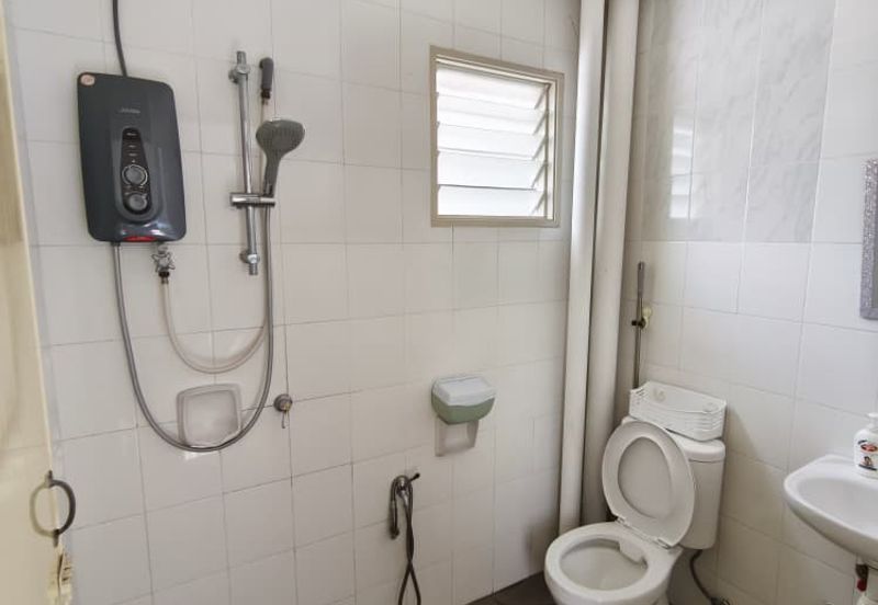 Pangsapuri Akasia, Bandar Botanic