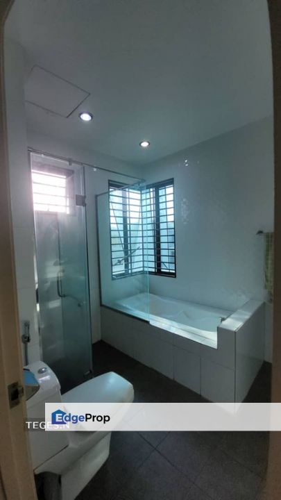 Worth Buy Fully Renovated Double Storey Bungalow for Sales at Aman Perdana, Klang, Selangor, Klang
