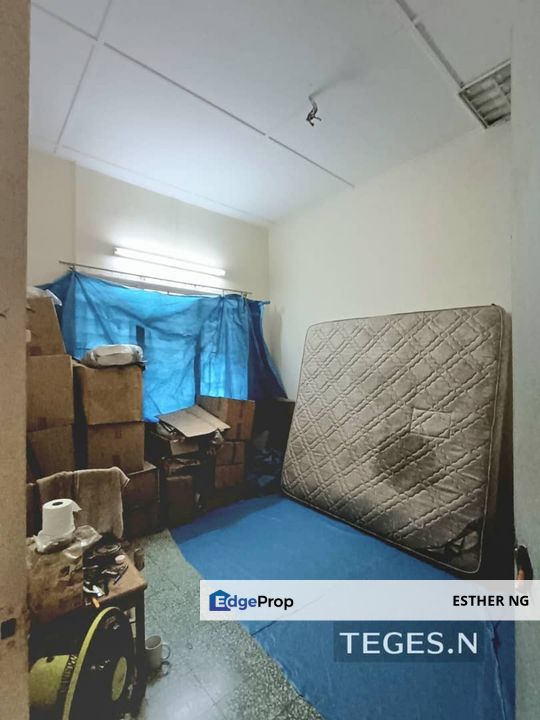 Limited Batu Belah, Klang Behind Petronas Single Storey Facing Open for Sale, Selangor, Klang