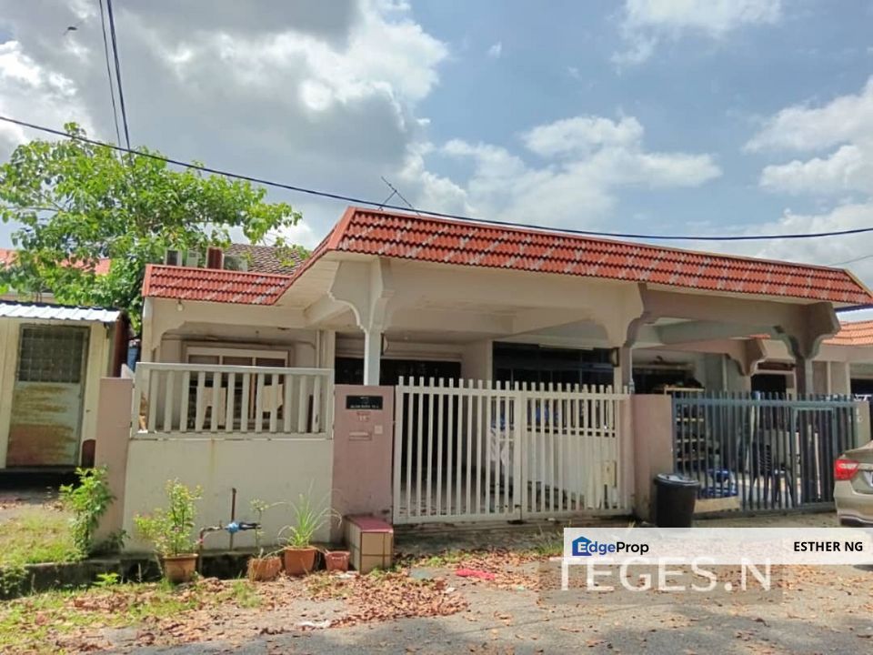 Limited Batu Belah, Klang Behind Petronas Single Storey Facing Open for Sale, Selangor, Klang