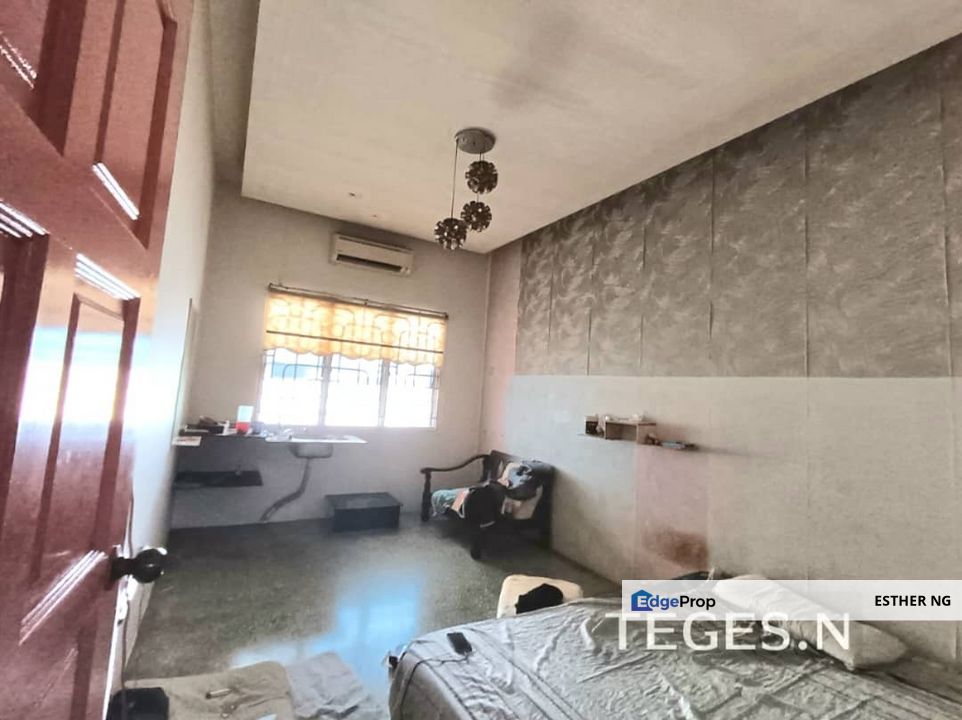 Limited Batu Belah, Klang Behind Petronas Single Storey Facing Open for Sale, Selangor, Klang