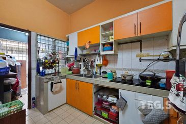 Jalan Anggerik Eria 31/109