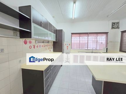 Double storey house extended for rent, kitchen extended, huge carpoach, easy access to ldp kesas, puchong, bandar kinrara, bukit jalil, Selangor, Puchong