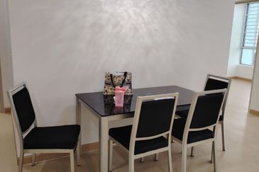 Dedaun Hijau (Greenfield Regency)