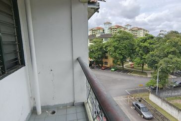 Lily & Jasmine Apartment