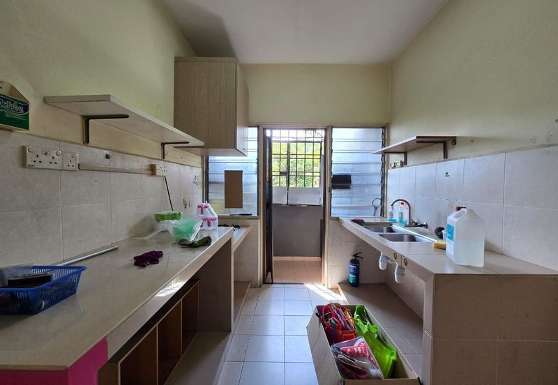 Taman Tampoi Indah II, Villa Ros